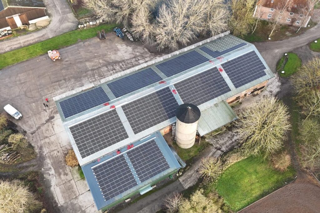 castell-energy-pv-anlage-landwirtschaft-hof-luftaufnahme